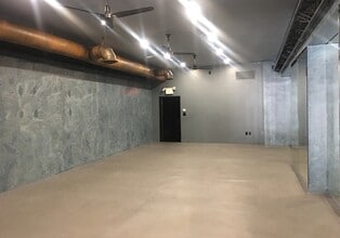 7761-7763 Melrose Ave, Los Angeles, CA for lease Interior Photo- Image 2 of 2