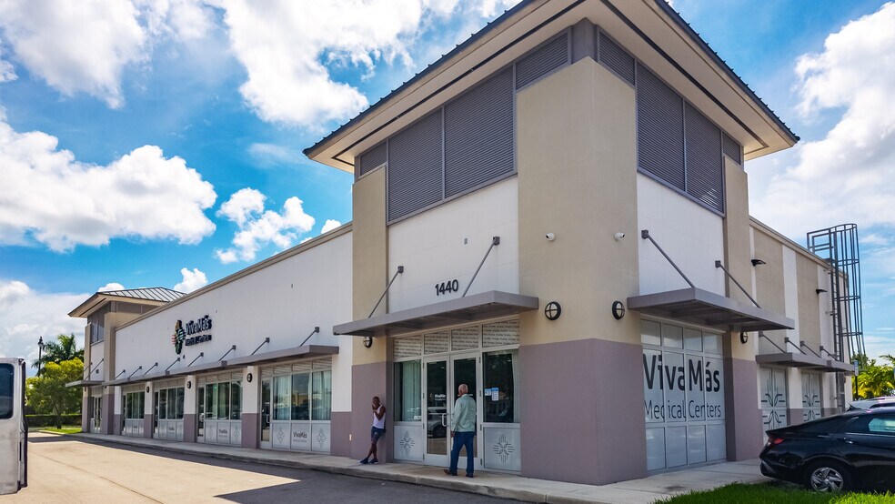 1400-1420 NE 8th St, Homestead, FL à vendre - Photo du bâtiment - Image 3 de 3