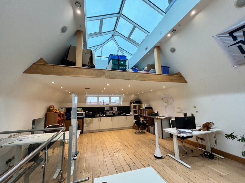 8 Durdham Park, Bristol for lease - Building Photo - Image 3 of 8