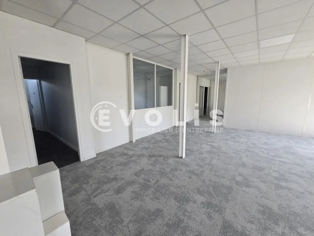 Office in Palaiseau for lease Interior Photo- Image 1 of 9