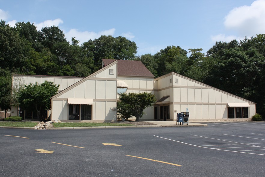 18 Regent Park Blvd, Asheville, NC for lease - Building Photo - Image 1 of 1