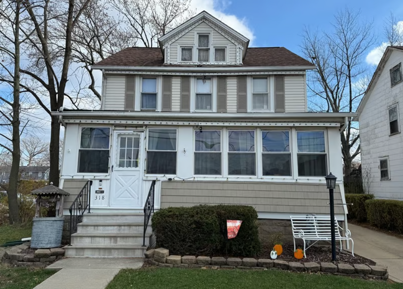 318 Prospect St, Elyria, OH à vendre - Photo principale - Image 1 de 1