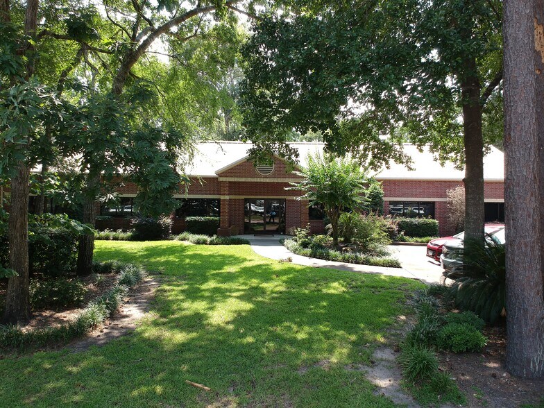 3423 Rivers Edge Trl, Kingwood, TX à louer - Photo du bâtiment - Image 2 de 6