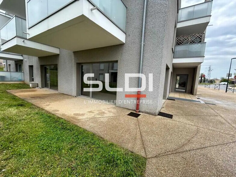 Commerce de détail dans Anse à louer - Photo du bâtiment - Image 2 de 9