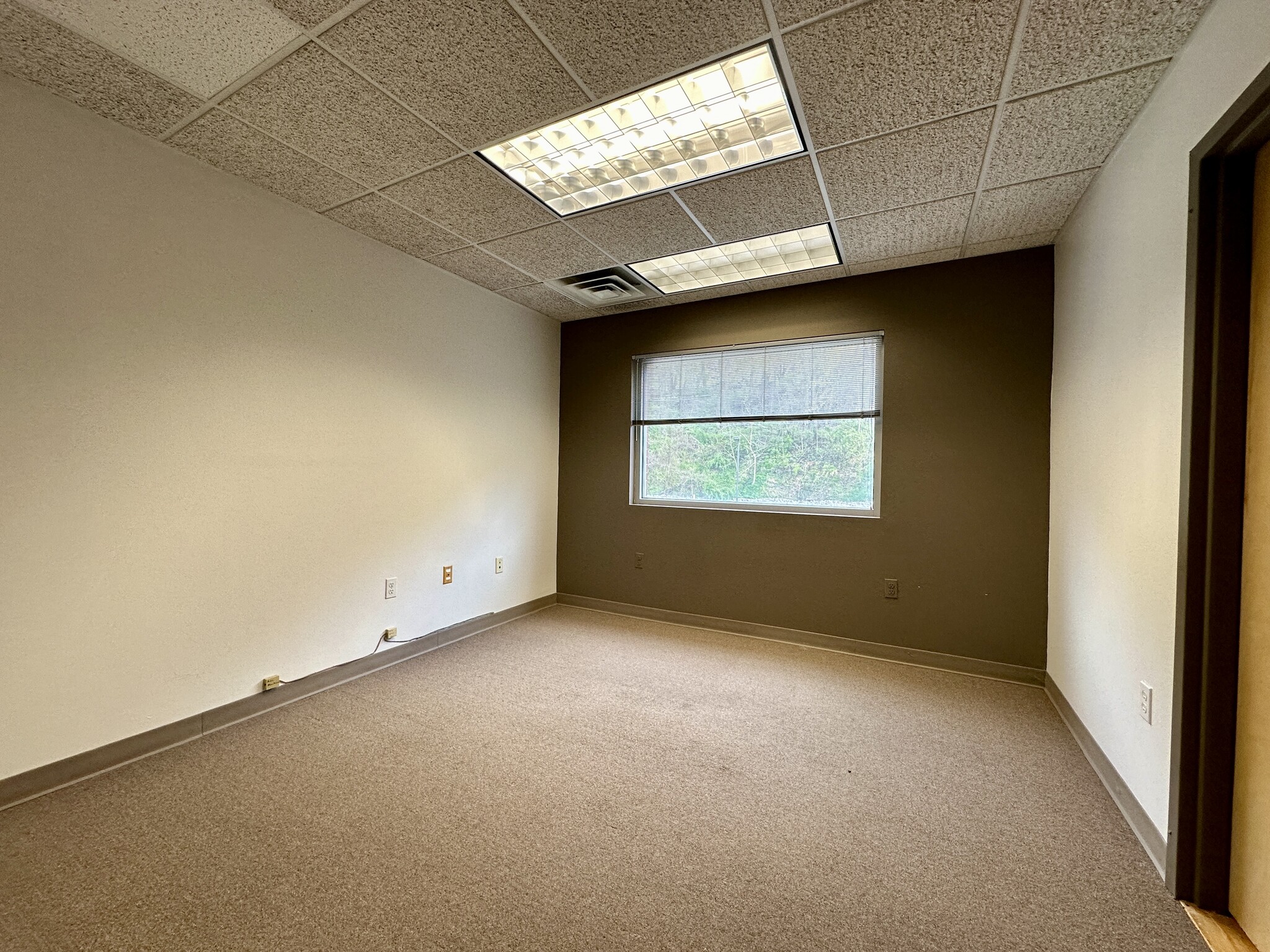 4400 Old William Penn Hwy, Monroeville, PA for lease Building Photo- Image 1 of 2