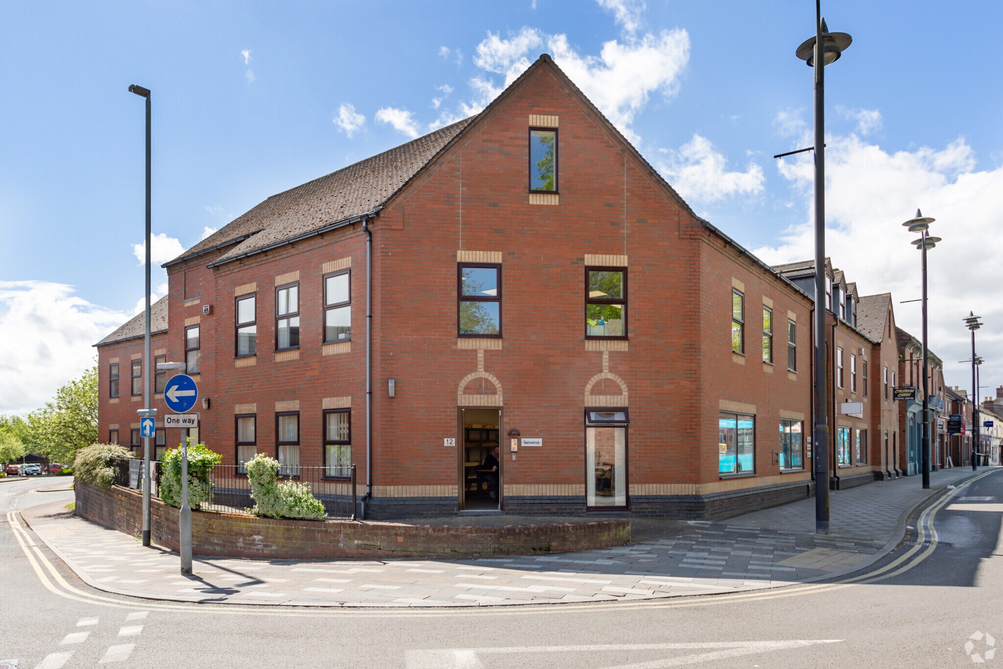 10-16 Victoria Rd, Tamworth à louer Photo principale- Image 1 de 8