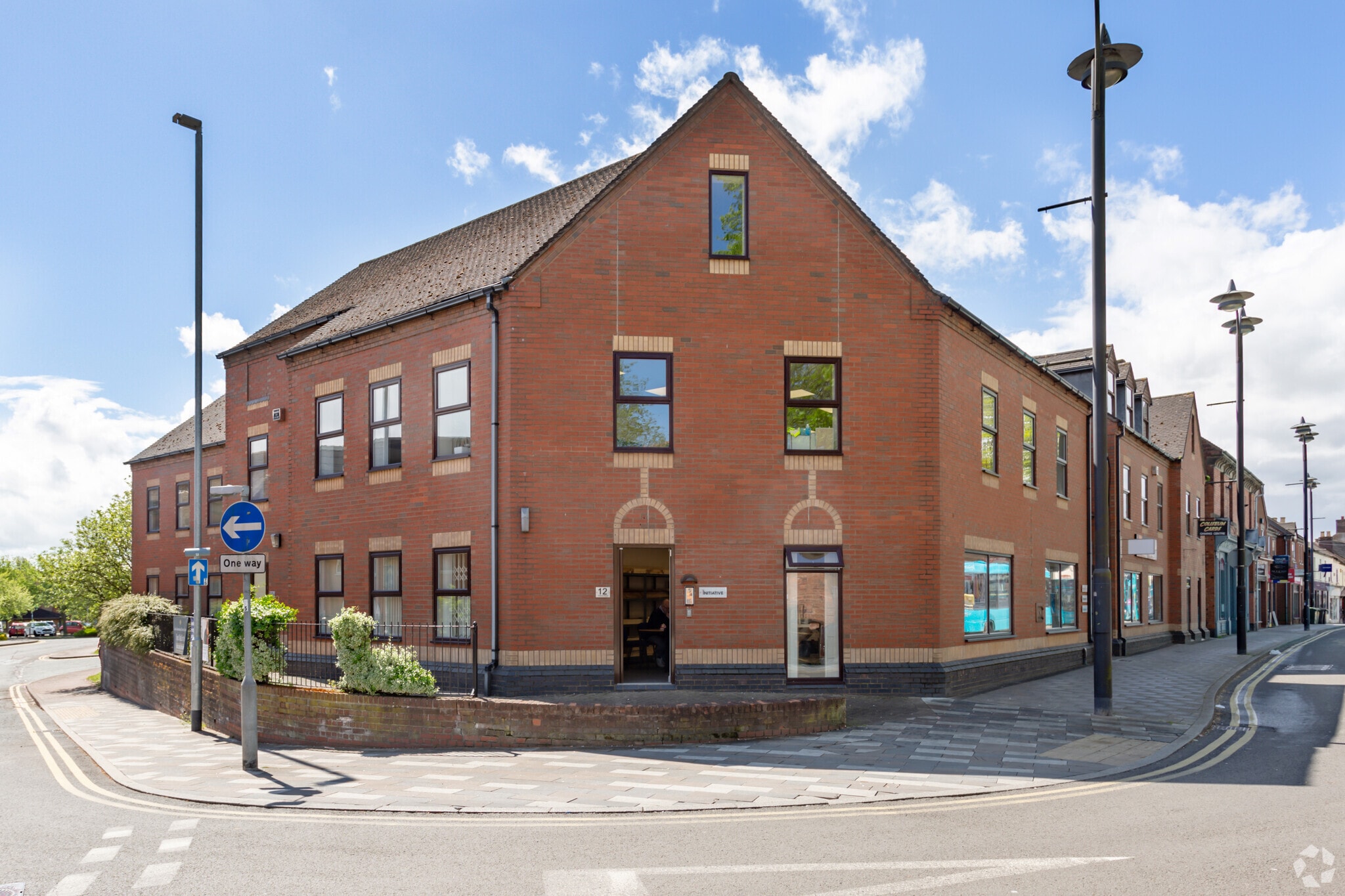 10-16 Victoria Rd, Tamworth for lease Primary Photo- Image 1 of 8