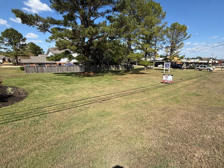 2700 W Main St, Tupelo, MS à vendre - Photo du bâtiment - Image 3 de 12