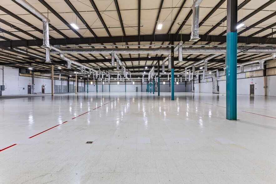 14748 W Colonial Dr, Winter Garden, FL à louer - Photo du bâtiment - Image 2 de 10