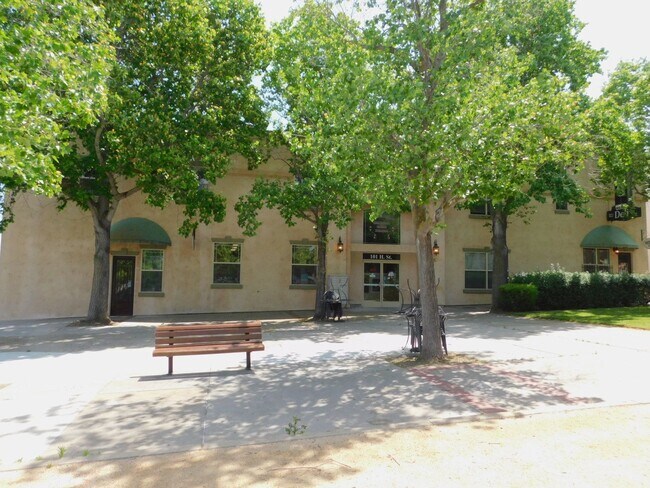 Plus de détails pour 101 H St, Antioch, CA - Bureau, Commerce de détail à louer