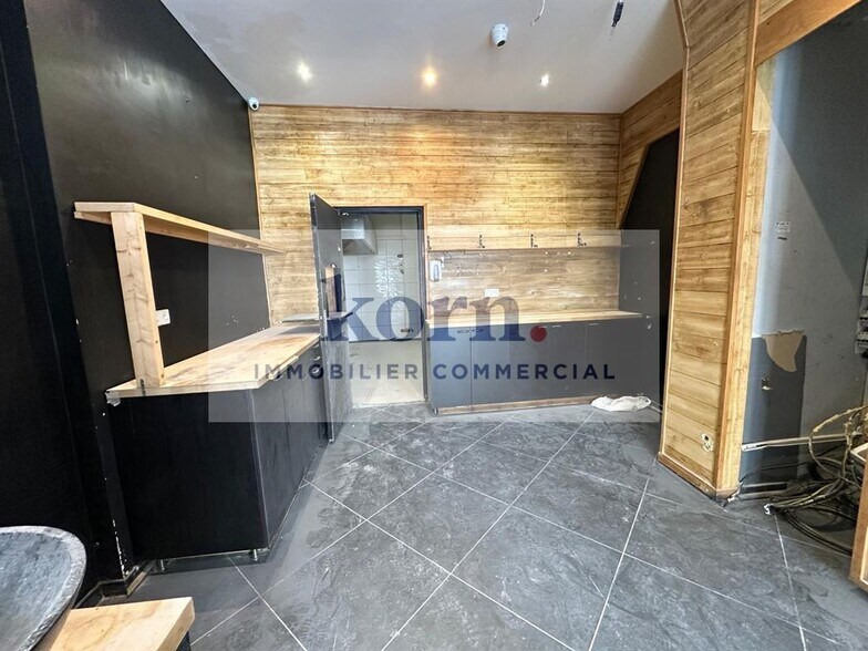 Retail in Paris for lease - Interior Photo - Image 3 of 10