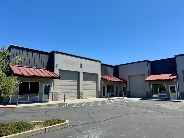 1825 Ferdinand Ct, Santa Rosa, CA for lease - Building Photo - Image 2 of 6