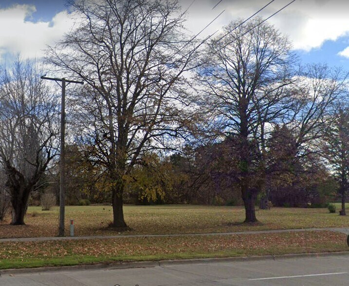 38750 Garfield Rd, Clinton Township, MI for sale - Building Photo - Image 1 of 1