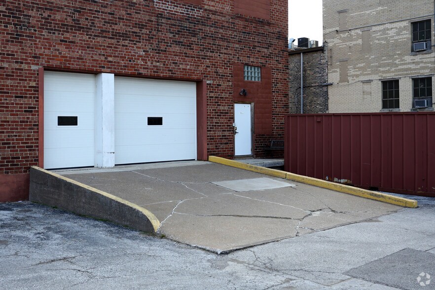 315 W 4th St, Davenport, IA à vendre - Photo du bâtiment - Image 3 de 17