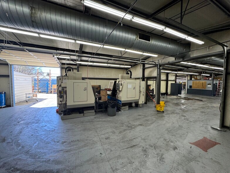 880 W Union Rd, West Union, SC à vendre - Photo du bâtiment - Image 3 de 5