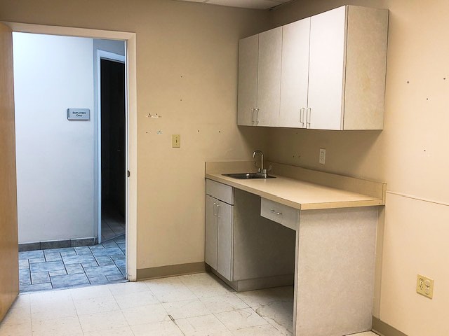 5701 Overseas Hwy, Marathon, FL 33050 - Unit 16/17 - - Interior Photo - Image 2 of 6