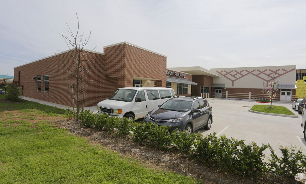 4835 Highway 6, Missouri City, TX à louer - Photo du bâtiment - Image 2 de 4