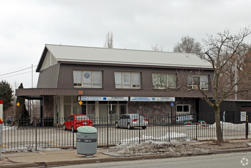 297 Old Kingston Rd, Toronto, ON à vendre - Photo principale - Image 1 de 1