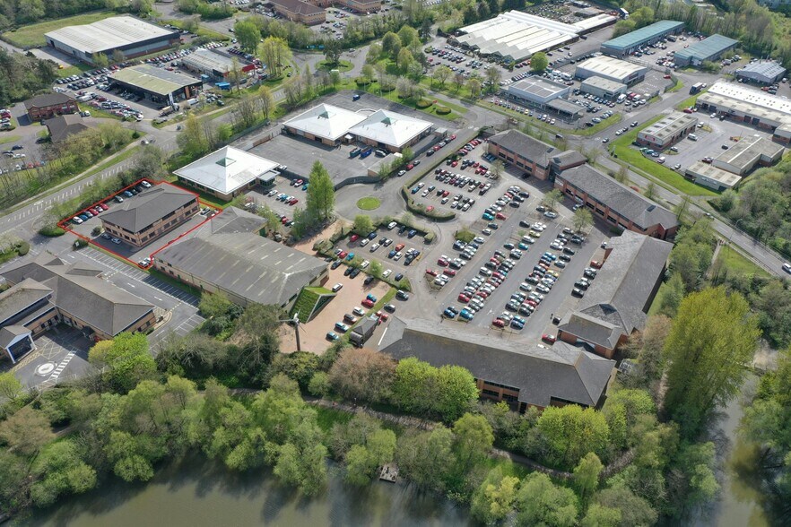 10 Phoenix Way, Birchgrove à louer - Aérien - Image 2 de 6