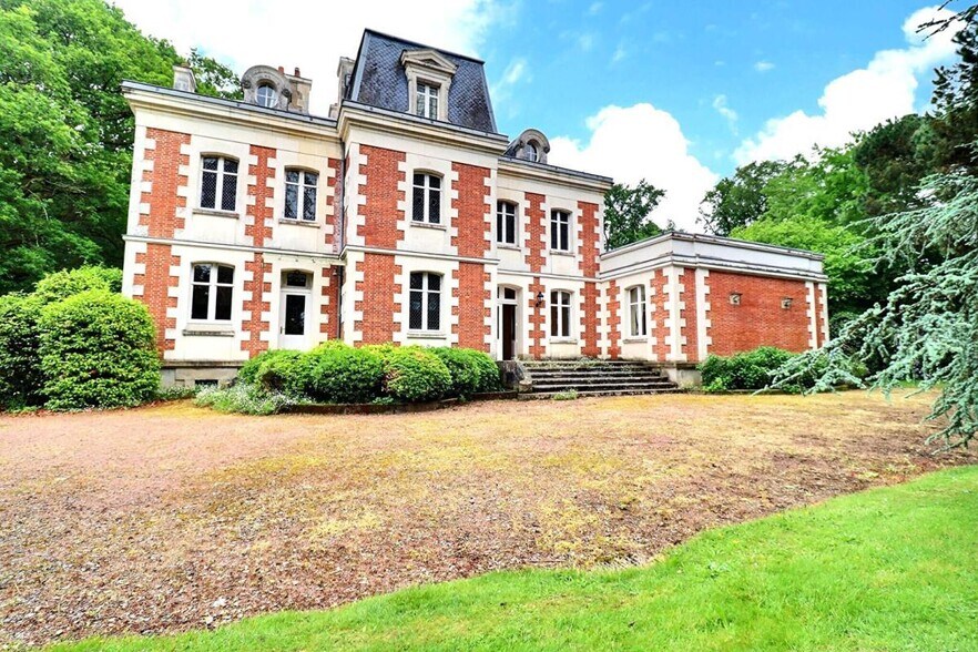 Flex in Nantes for sale - Building Photo - Image 2 of 18