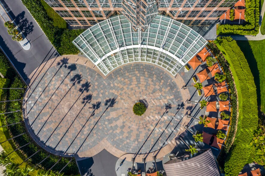 2121 Avenue of the Stars, Century City, CA à louer - Photo du bâtiment - Image 2 de 24