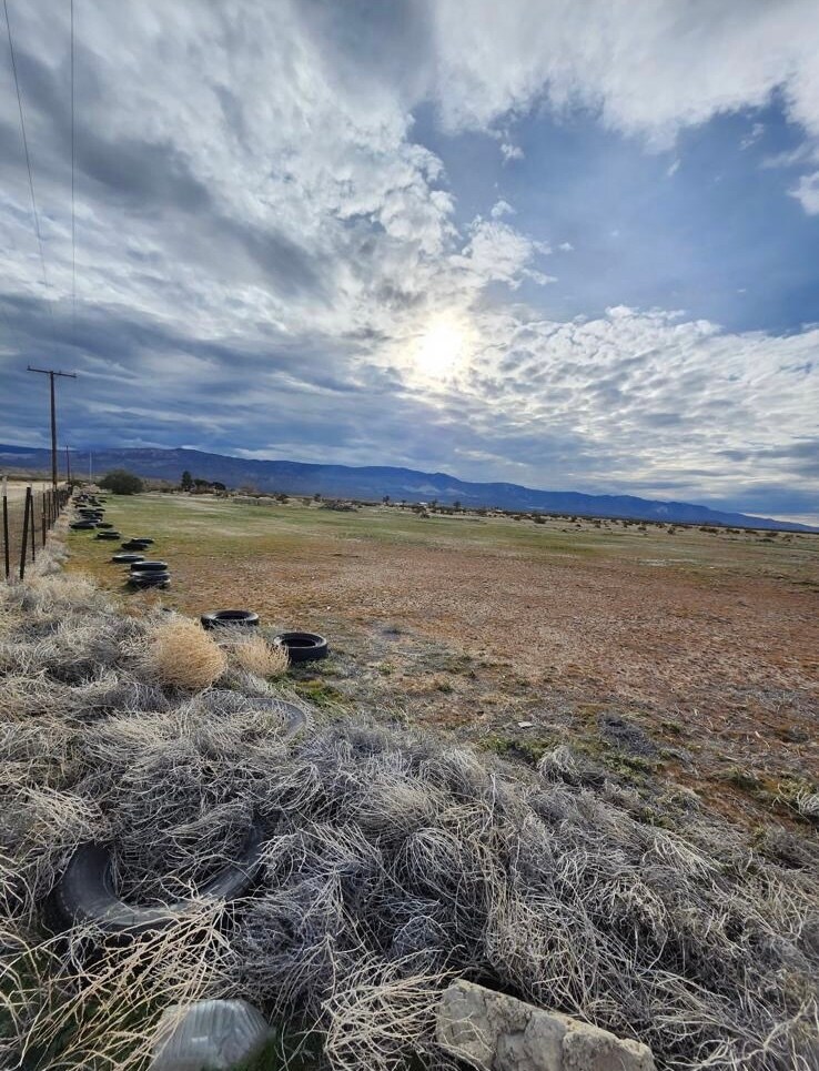 10252 Santa Fe Fire rd, Lucerne Valley, CA à vendre Photo du bâtiment- Image 1 de 10