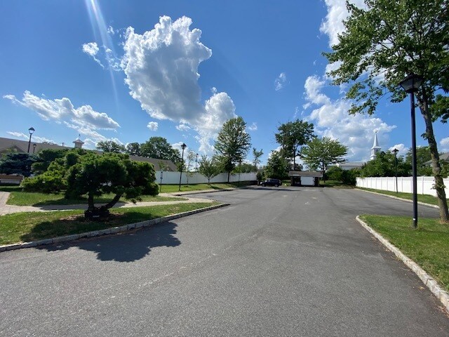 2085 Burnt Mills Rd, Bedminster, NJ à vendre - Photo du bâtiment - Image 2 de 7