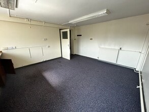 3 Grove Pl, Swansea for lease Interior Photo- Image 2 of 12