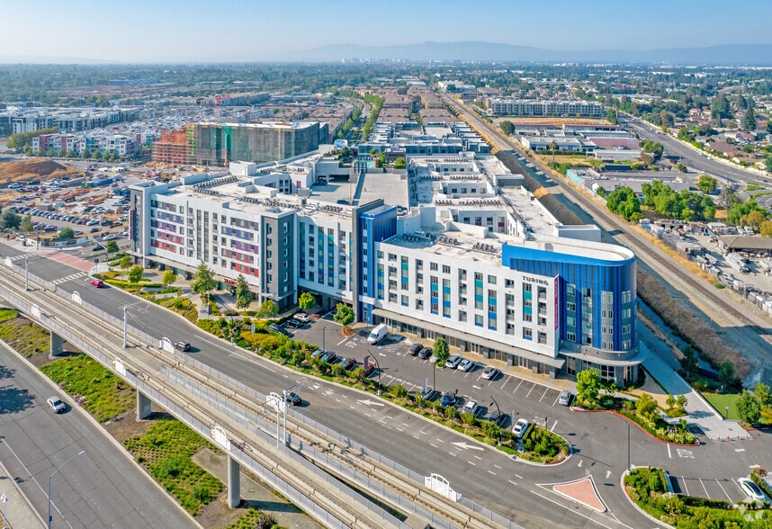 1365 McCandless Dr, Milpitas, CA for lease - Building Photo - Image 2 of 5