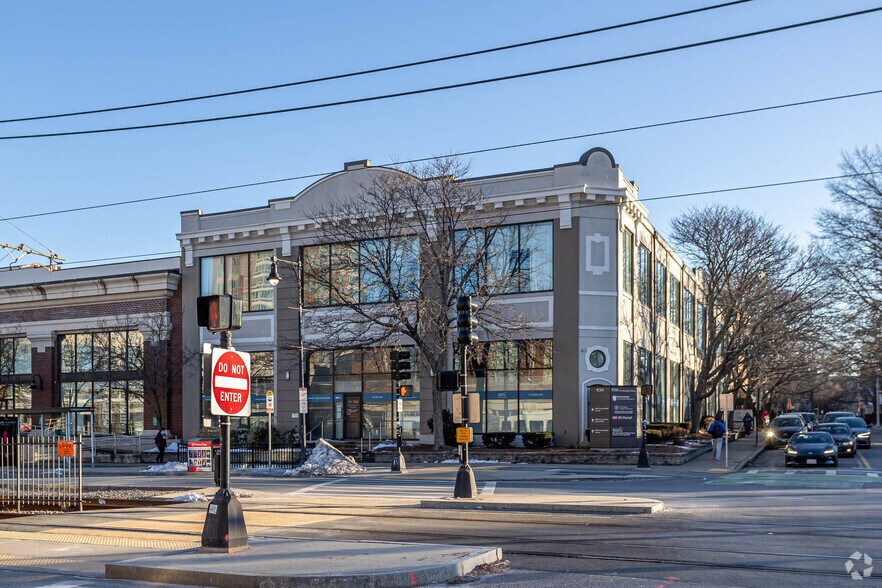 930 Commonwealth Ave, Boston, MA à louer - Photo principale - Image 1 de 9