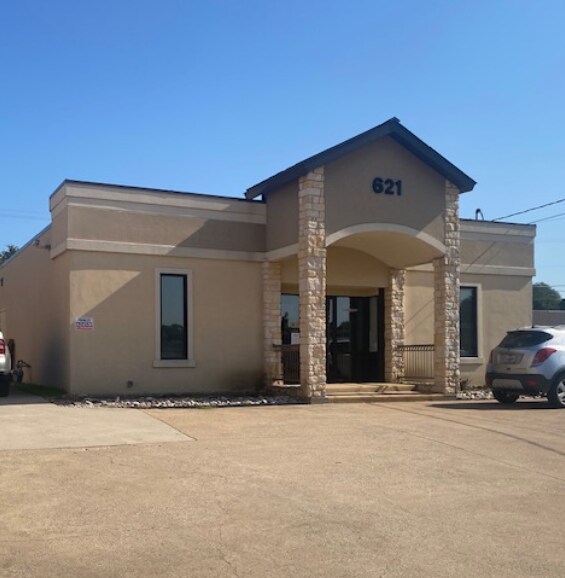 621 18th St, Plano, TX à vendre - Photo du bâtiment - Image 2 de 4