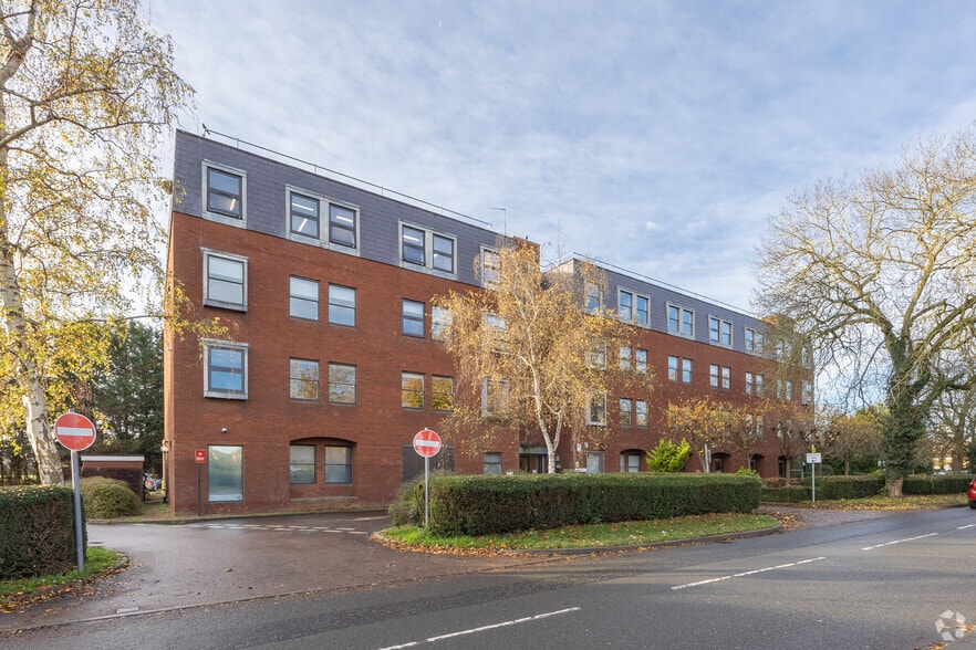 Irthlingborough Rd, Wellingborough for sale - Primary Photo - Image 1 of 11