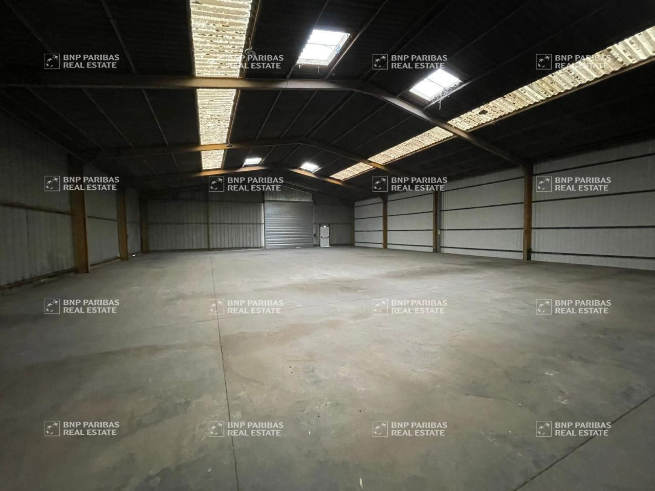 Office in LA CHAPELLE-D'ARMENTIERES for lease Interior Photo- Image 1 of 16
