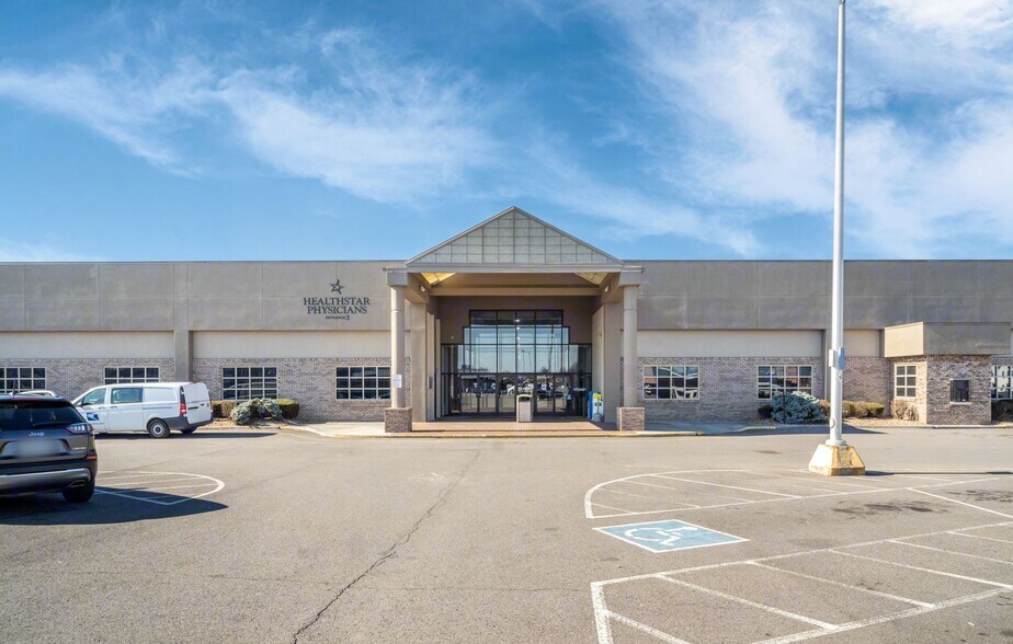 420 W Morris Blvd, Morristown, TN à louer - Photo du bâtiment - Image 2 de 23