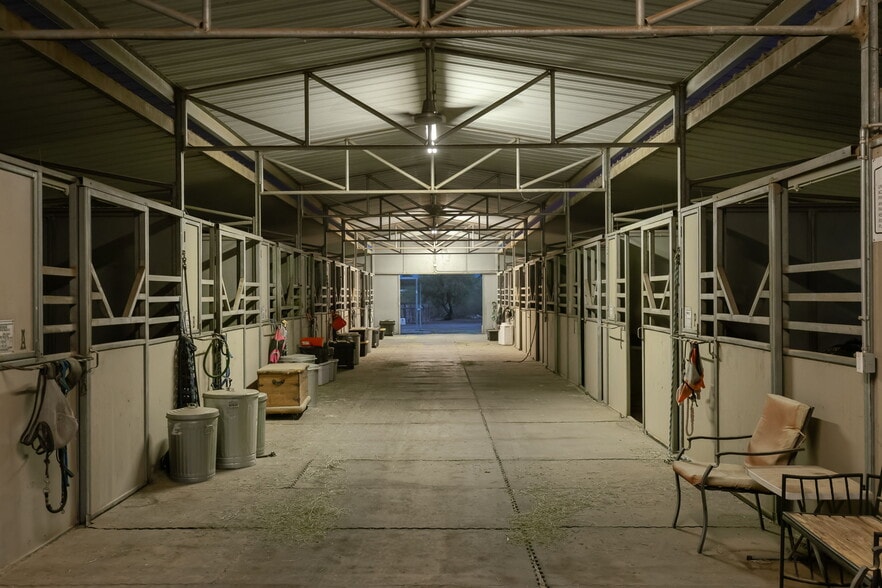 9525 E Graf Ln, Tucson, AZ for sale - Building Photo - Image 3 of 24