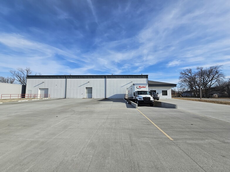 2121 S 7th St, Council Bluffs, IA à vendre - Photo du bâtiment - Image 2 de 11