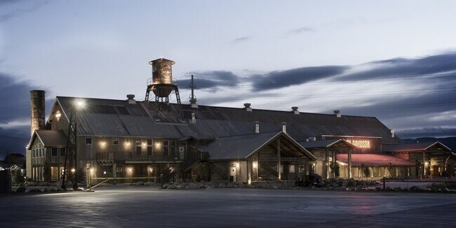 Plus de détails pour 555 S Geneva Rd, Lindon, UT - Commerce de détail à vendre