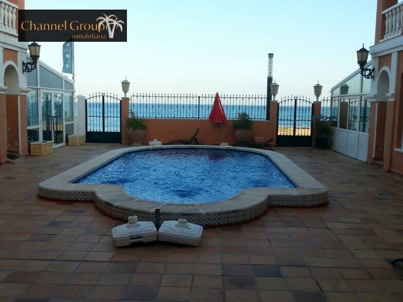 Commerce de détail dans Torrevieja, Alicante à vendre - Photo du bâtiment - Image 3 de 21