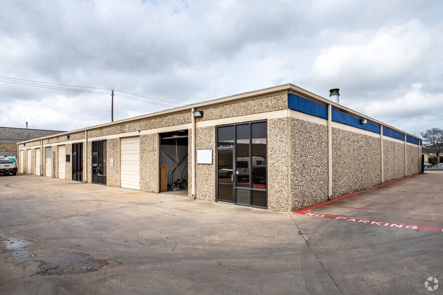 10603 Metric Blvd, Austin, TX à louer - Photo du bâtiment - Image 2 de 6