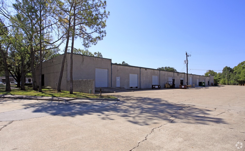 4601 S Pinemont Dr, Houston, TX for lease - Building Photo - Image 2 of 2