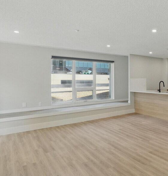10015 103 Av NW, Edmonton, AB à vendre - Photo intérieure - Image 3 de 23