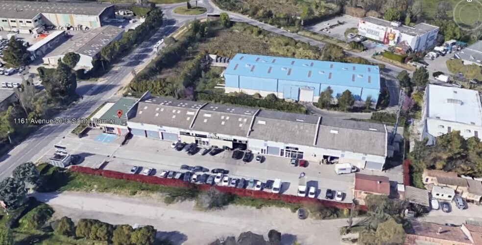 Bureau dans Gémenos à louer - Photo du bâtiment - Image 3 de 7