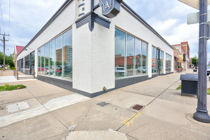 801 N Broadway Ave, Oklahoma City, OK for lease - Building Photo - Image 2 of 59