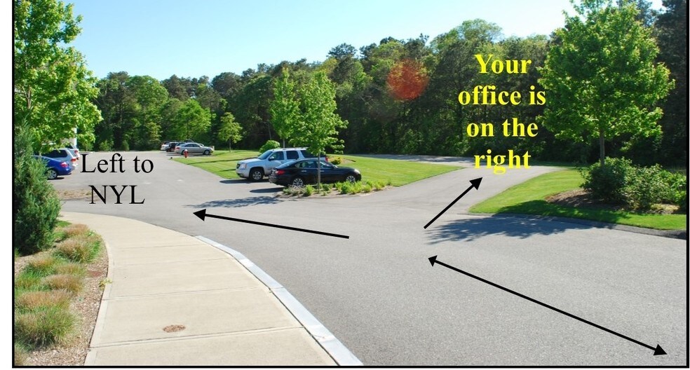 1575 Iyannough Rd, Hyannis, MA à vendre - Photo du bâtiment - Image 3 de 34