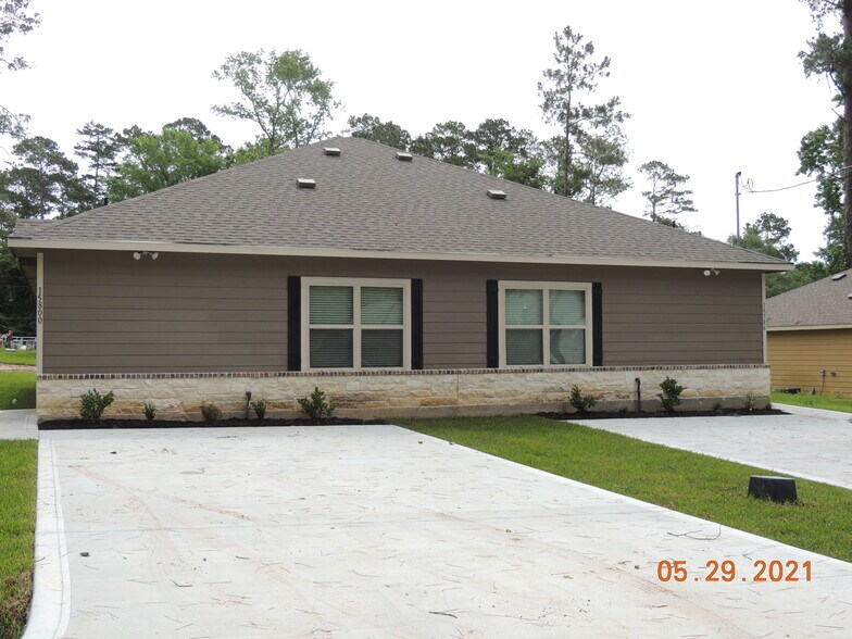 15800 Cottonwood Dr, Montgomery, TX for sale - Primary Photo - Image 1 of 1