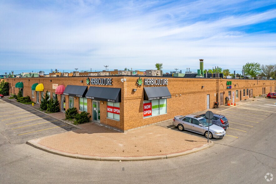 3280 Midland Ave, Toronto, ON à louer - Photo du bâtiment - Image 3 de 5