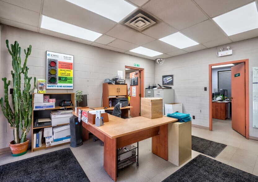 2889 Norland Ave, Burnaby, BC à vendre - Photo intérieure - Image 2 de 7