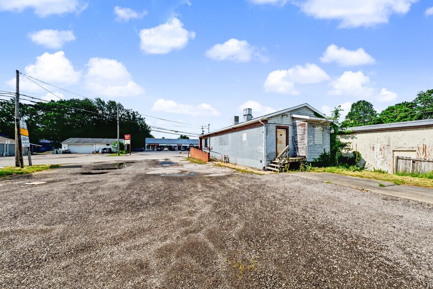 889 Ashland Rd, Mansfield, OH à vendre - Photo du bâtiment - Image 3 de 17