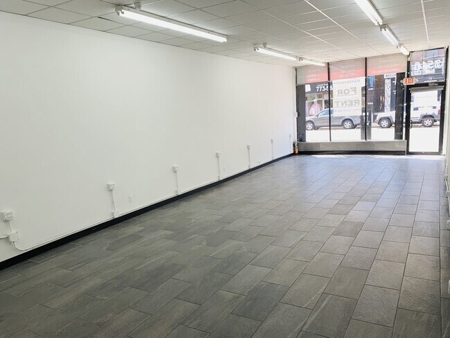 Plus de détails pour 3510 W 26th St, Chicago, IL - Commerce de détail à louer