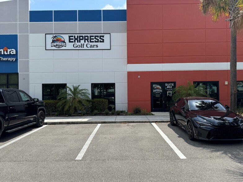16200 Parallel, Fort Myers, FL à louer - Photo du bâtiment - Image 2 de 6